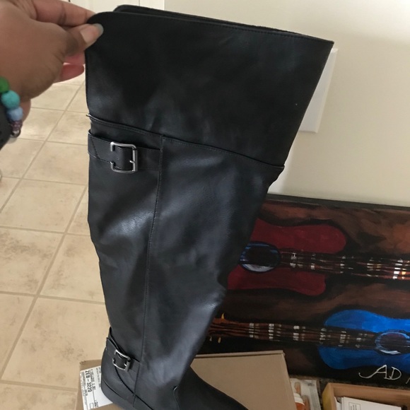 Knee boots - Picture 4 of 6